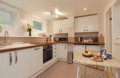 Bexhill-on-Sea Cottage | LOWER DECK, romantic, country holiday cottage in Bexhill-On-Sea