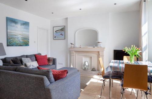 Salcombe House | Lower Fernlea