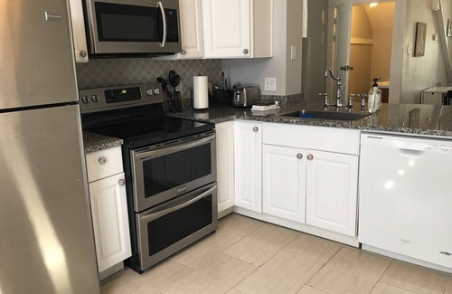 Eastside Apartment | Lower Level Executive Rental in Victorian District