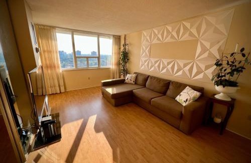 L'Amoreaux Apartment | Lower Penthouse Suite with Pools & Sunset Views