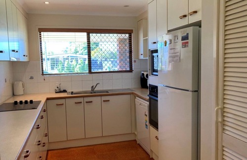 Bongaree House | LOWSET PET FRIENDLY HOME