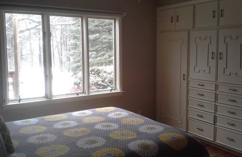 Ames Bed & Breakfast | Loya's Little House Bed & Breakfast
