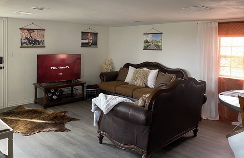 Stillwater House | Loyal and True with a Ranch View! Sleeps 6, 8 min from campus