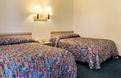 Summit Station Hotel | Loyalty Inn