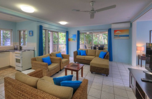 Arcadia Apartment | Loyang Apartment 3 - Fantastic value island getaway with complex pool and short stroll to Alma Bay