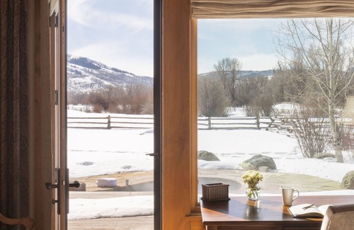 South Park House | LPJH | Abundance of Nature, Breathtaking Views, and Privacy