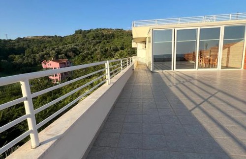 Shkembi i Kavajes Apartment | LR apartment 2-bedrooms beautiful sea view