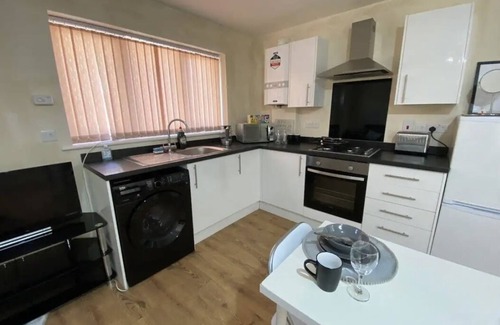 Luton Apartment | Lt Properties Luxury studio apartment Ground floor 1