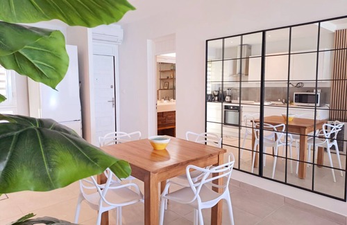 Orient Bay Apartment | Luxurious sea-view apartment on Orient Bay Beach