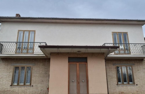 Falerone House | Lu Munticillu