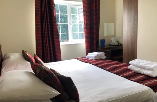 West Bromwich Bed & Breakfast | Lucarelli Inn