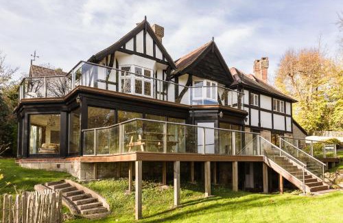 Shanklin House | Luccombe Chine House - Rare Find - Spectacular Secluded Coastal Manor, Breathtaking Ocean Views short drive to Shanklin or Ventnor Beach - near Shanklin Old Village