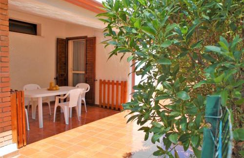 Porto Pino House | Lucia Holiday House Porto Pino
