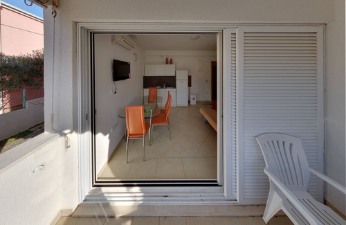 Turanj Apartment | Lucia & Laura Apartments by the sea - TURANJ Apartman 2