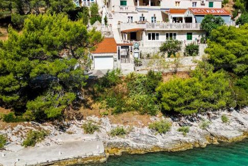 Pucisca Bed & Breakfast | Lučica, Luxury Rooms By the Sea
