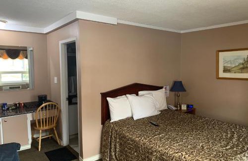 Whitby Hotel | Lucien Motel