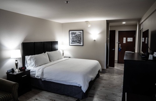 Weatherford Hotel | Lucille's Hotel, Restaurant, & Bar