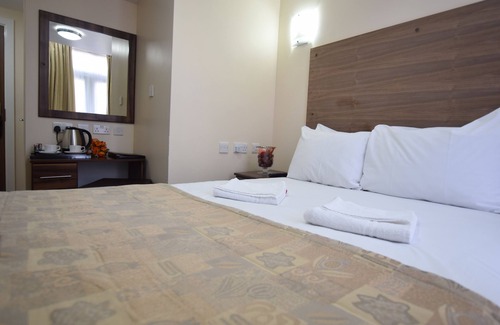 Valentines Hotel | Lucky 8 Hotel
