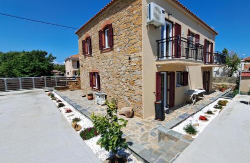 Mirina House | Lucy's luxury I
