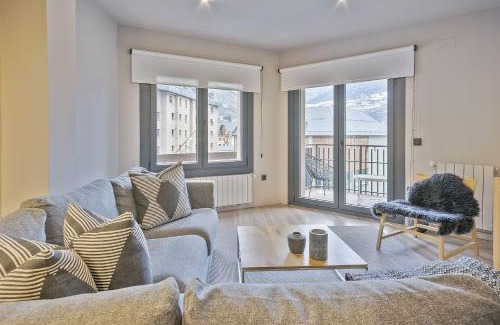 Vielha e Mijaran Apartment | Luderna - Apartamento con terraza Montanero