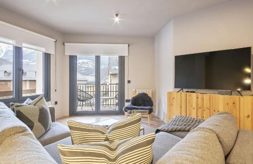 Vielha e Mijaran Apartment | Luderna - Apartamento con terraza Montanero