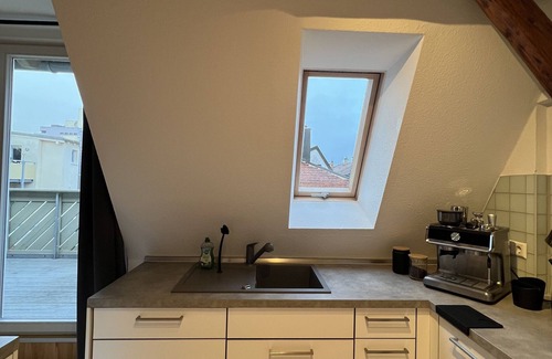 Ludwigsburg Apartment | Ludwigshome: Im Zentrum mit Balkon Smarttv