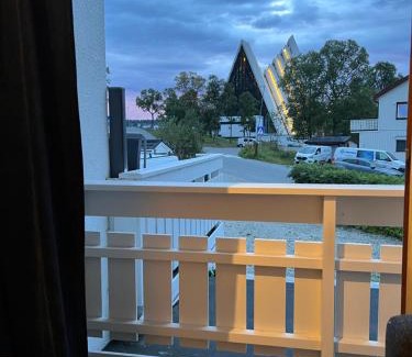 Tromsdalen Apartment | Luftig og sentral leilighet i Tromsdalen