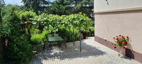 Miskolc-Tapolca Apartment | Lugas Apartman Miskolctapolca 2 hálószoba Dézsa és Jakuzzi közel a Barlangfürdőhöz