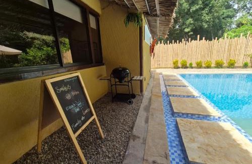 Melgar Villa | Lujosa villa con piscina y cine privado