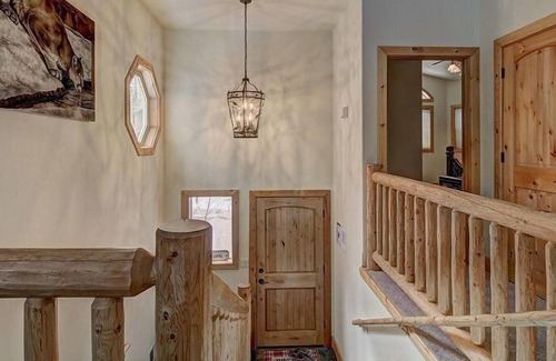 Tahoe Island House | Lukins Lodge by the Lake | Hot Tub