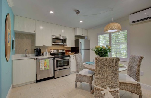 Siesta Key Village House | Lulu's Key House Kemp Ridley 1/1 Downstairs