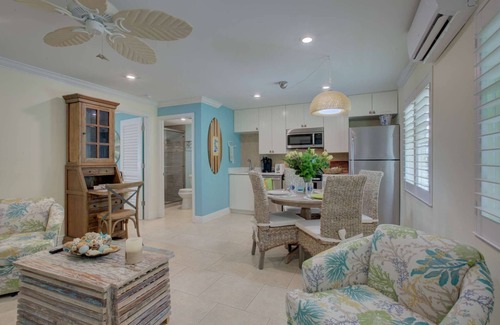 Siesta Key Village House | Lulu's Key House Kemp Ridley 1/1 Downstairs