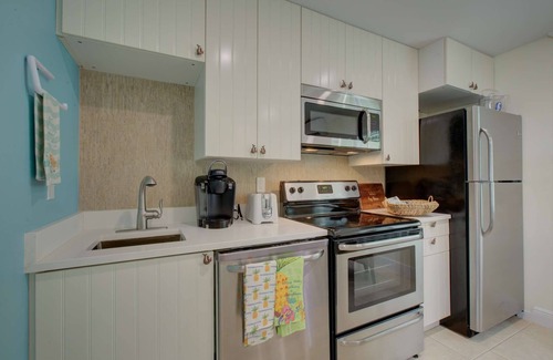 Siesta Key Village House | Lulu's Key House Kemp Ridley 1/1 Downstairs