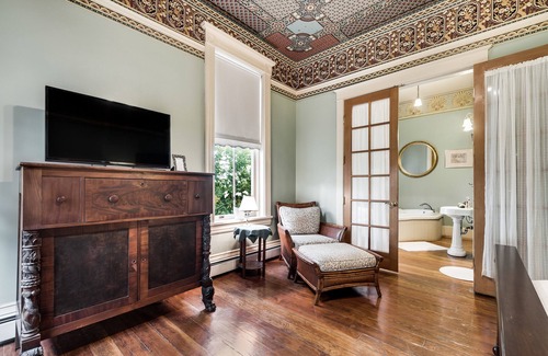 Highland Bed & Breakfast | Lumber Baron Inn