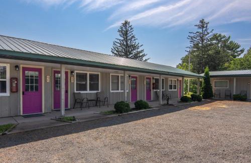 Balsam Lake Apartment | Lumber Jill Lodge 17 King Bed Retreat