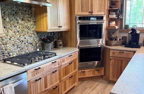 Crane Lake Cabin | Lumberjack Lodge - Modern waterfront home with breathtaking Crane Lake sunsets
