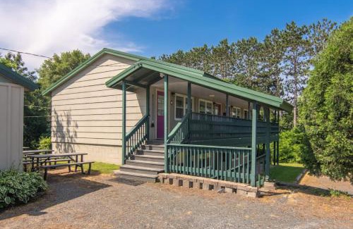 Balsam Lake Apartment | Lumberjill Lodge 12 King Room