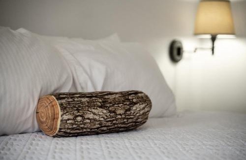 Balsam Lake Apartment | LumberJill Lodge Room 6