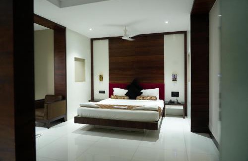 Kalaburagi Hotel | LUMBINIS GRAND HOTEL