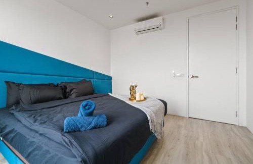 Tropicana Apartment | Lumi Tropicana Netflix CityView Balcony Muji 6pax