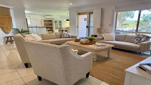 Smiths Lake House | Luminara Luxury Lakefront