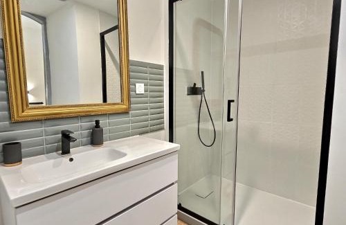 Bagneres-de-Bigorre Apartment | Lumineux T2, Spacieux, Hypercentre, Neuf, Wifi