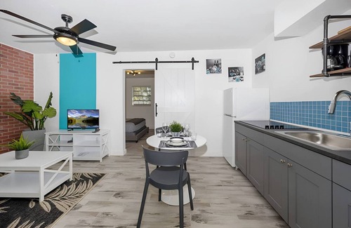 South Lake House | Luna Beach House in Hollywood