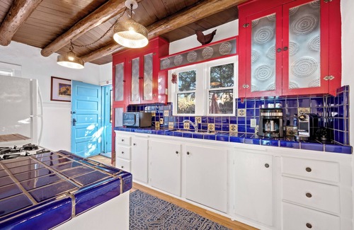 Downtown Santa Fe House | Luna - Historic Adobe, Walk to Railyard, Plaza