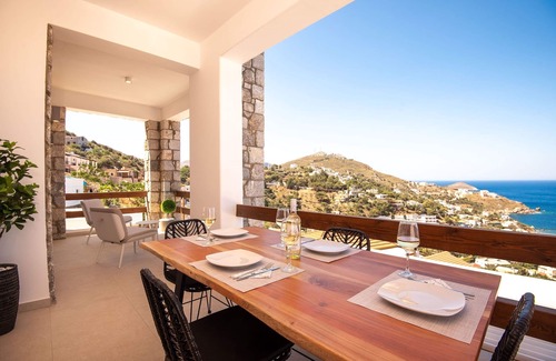 Mirties Villa | Luna | Mia Anasa - Luxury Suites