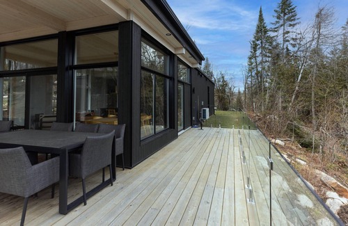 La Conception House | Luna's Haven - a modern 3 bedroom 2 bath chalet near Mont Tremblant