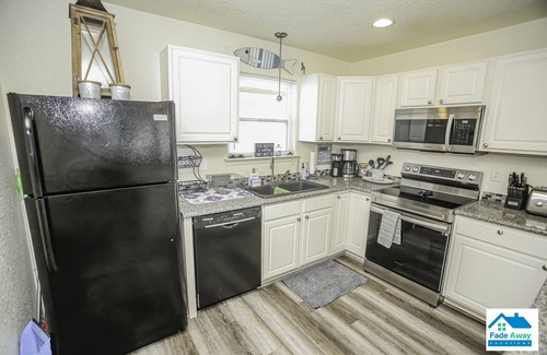 Surfside Beach House | Luna's Sea - Oceanview - Sleeps 8