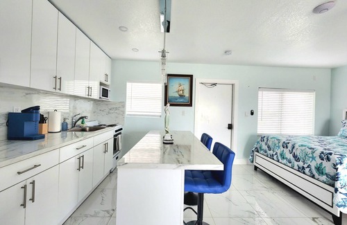 Melbourne Beach Apartment | Luna's Tide at Tuscany Sun - Oceanfront Suite