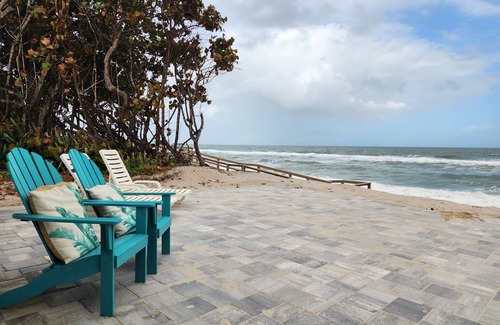 Melbourne Beach Apartment | Luna's Tide at Tuscany Sun - Oceanfront Suite