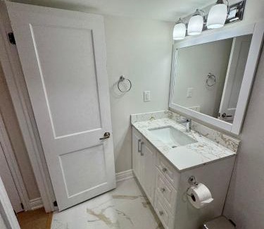 Brampton Apartment | Lunarstays